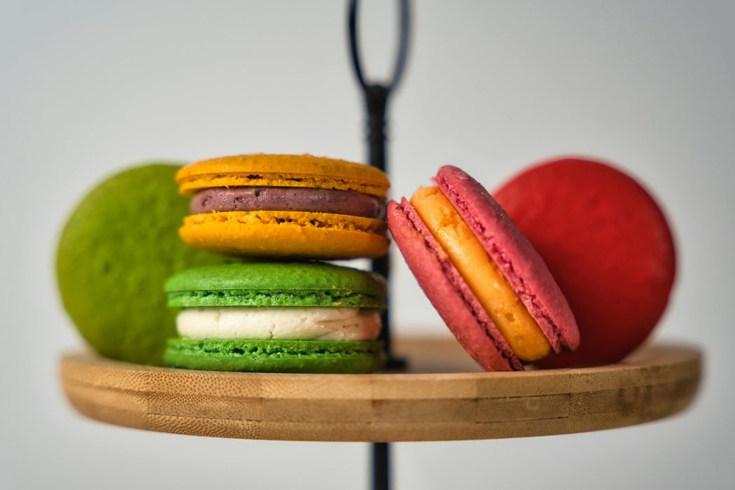 French macarons & delicate, creamy dessert custards